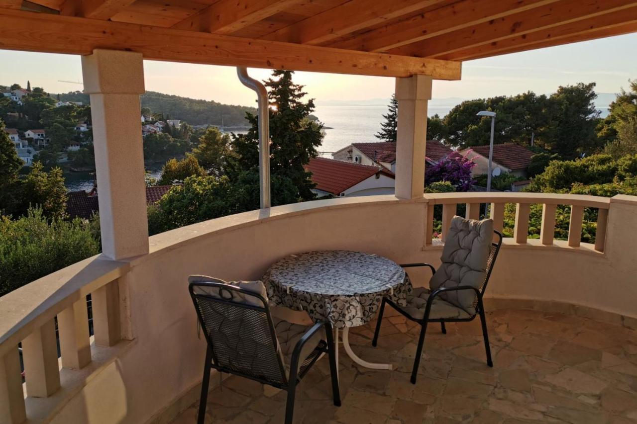 Apartments By The Sea Splitska, Brac - 2923 Postira Exterior foto