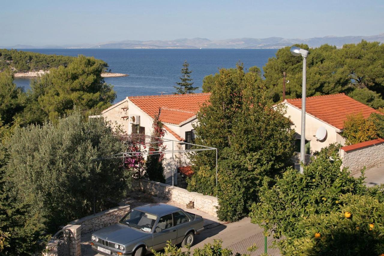 Apartments By The Sea Splitska, Brac - 2923 Postira Exterior foto